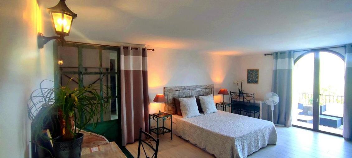 L'Art Des Choix Hotel Saint-Pierre-Saint-Jean Екстериор снимка